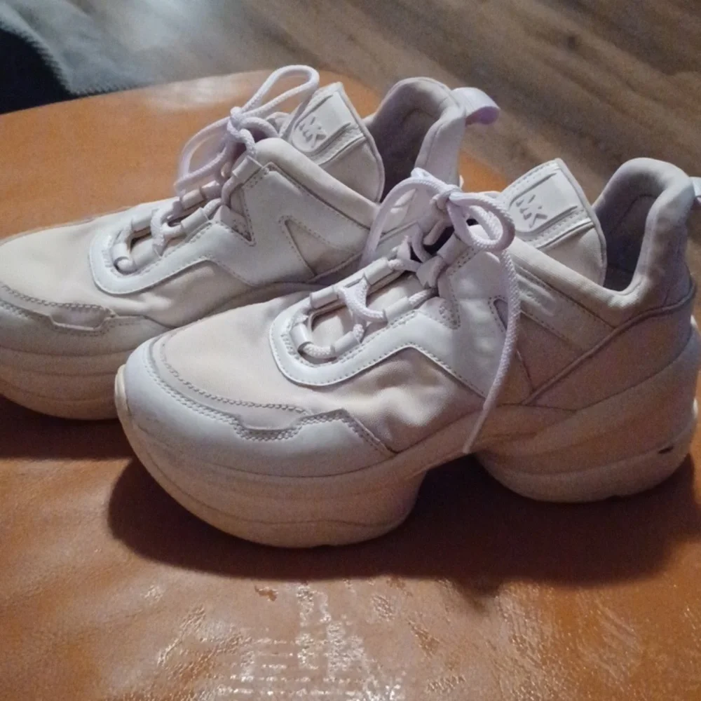 > Michael Kors Cream Sneakers with Logo Detail Women's Size 8
